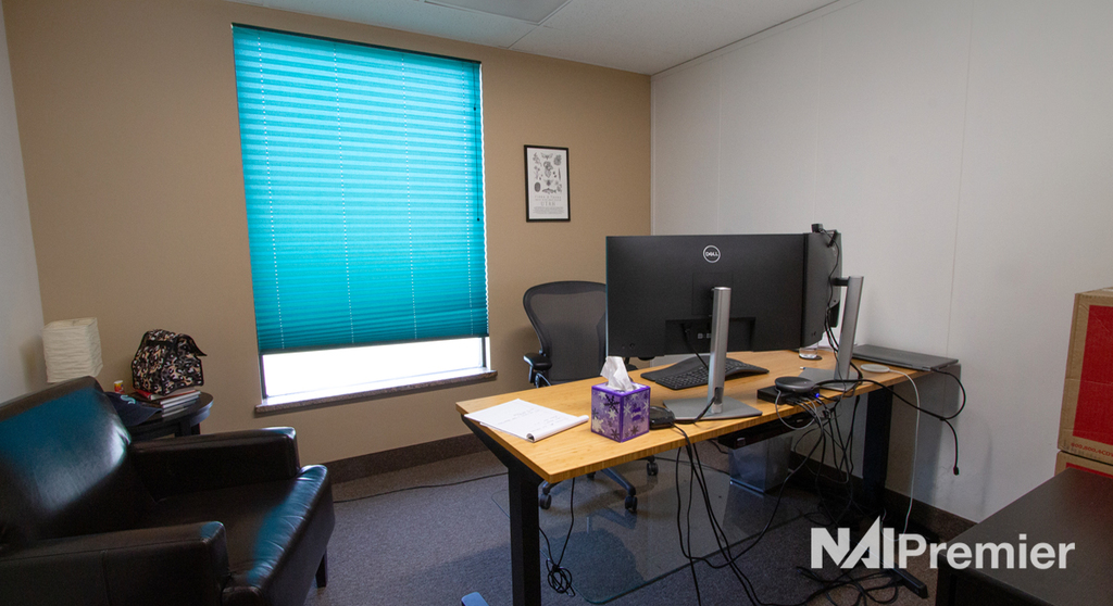 Convenient Commercial Office